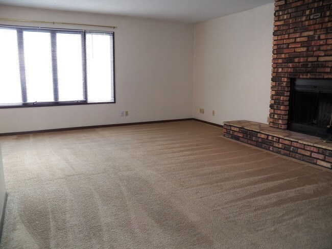 Photo - 1008 Bridgit Ct SE Unit 04