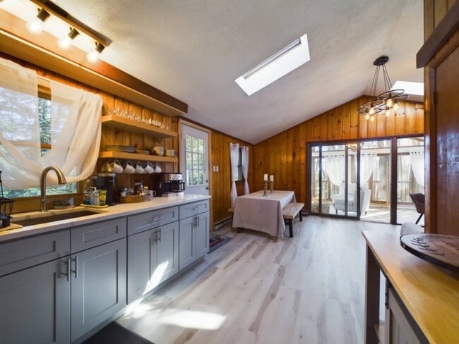 Building Photo - 206 Orono Dr Rental