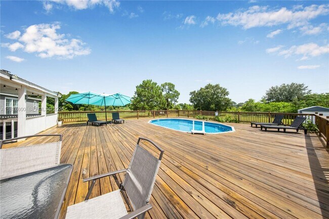 Photo - 755 N Quebrada St