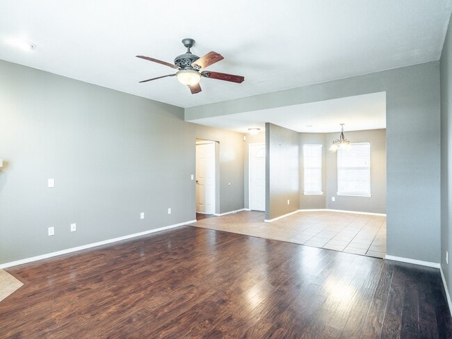 Photo - 440 Spicewood Trail