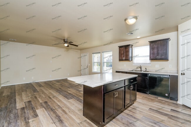 Photo - 513 E 48th Pl N