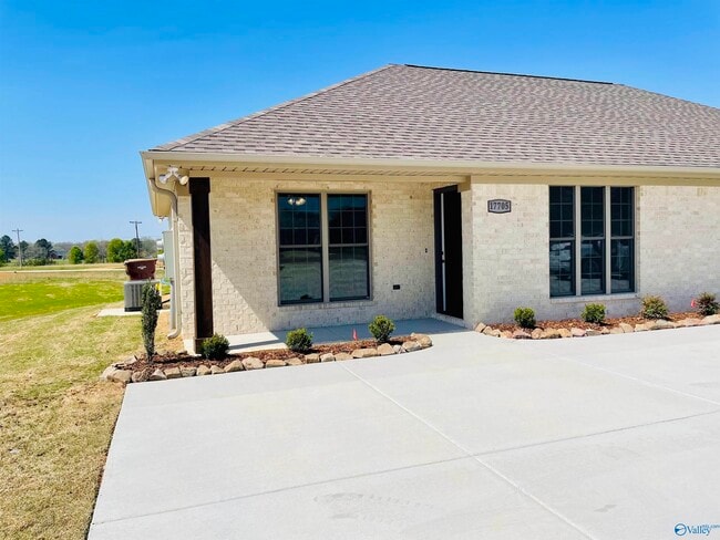 Building Photo - 17705 Parker Rd