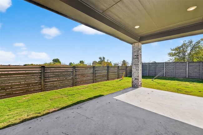 Building Photo - 3238 Kindred Wy