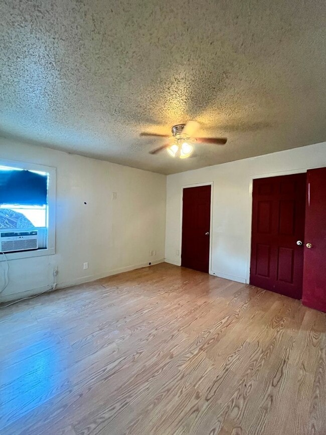 Photo - 1 Bedroom / 1 Bathroom Rental Home