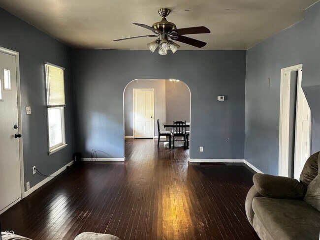 Photo - 315 Chambers St