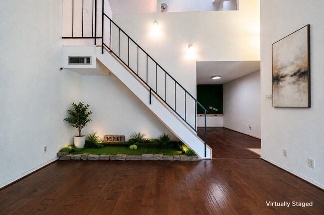 Building Photo - 10811 Richmond Ave Unit 39