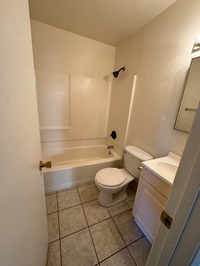 Photo - 618 Ammunition Rd Unit 618