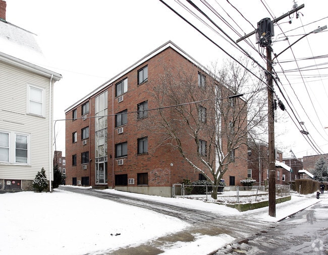 Primary Photo - 47 Gardner St