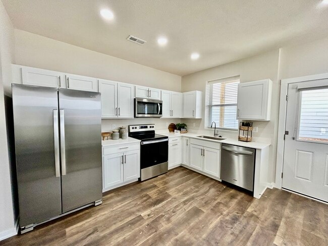 Photo - Bungalows on the Lake at Prairie Queen