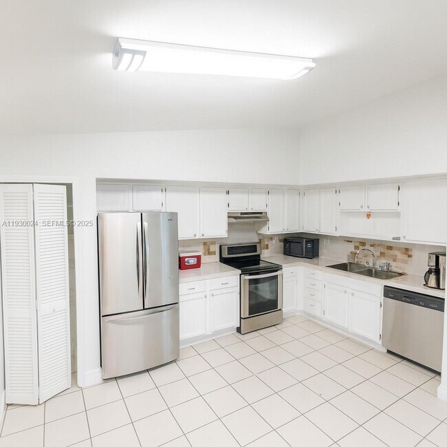 Photo - 10385 SW 209th Ln