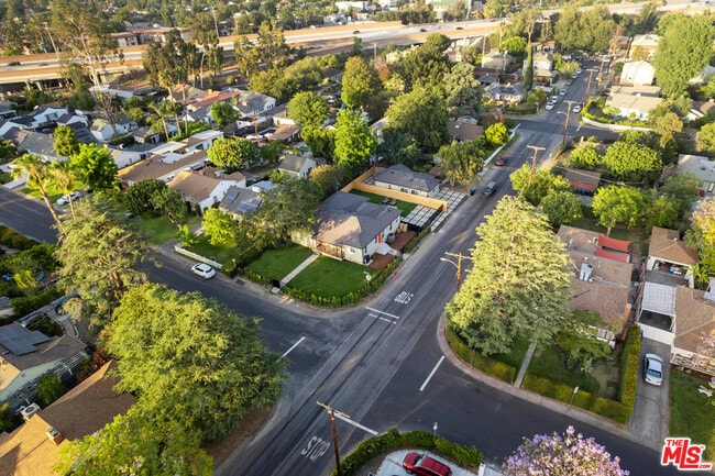 Photo - 5500 Morella Ave