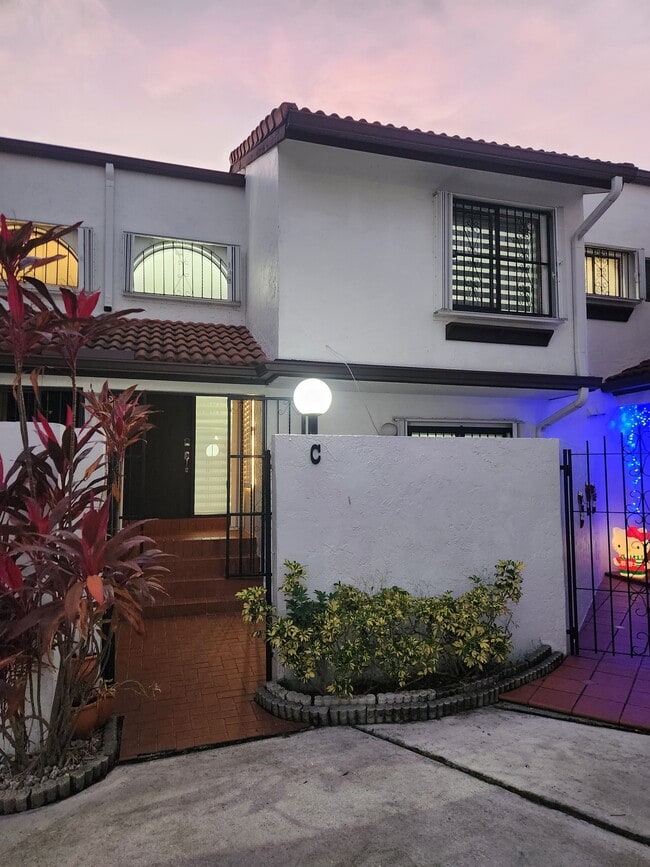 Photo - 1461 SW 124th Ct