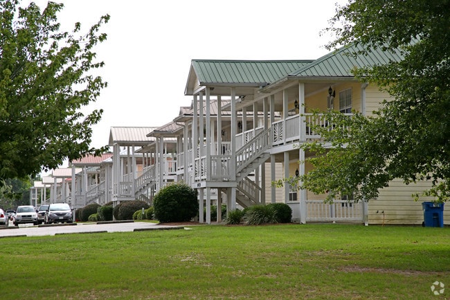 Lee Village