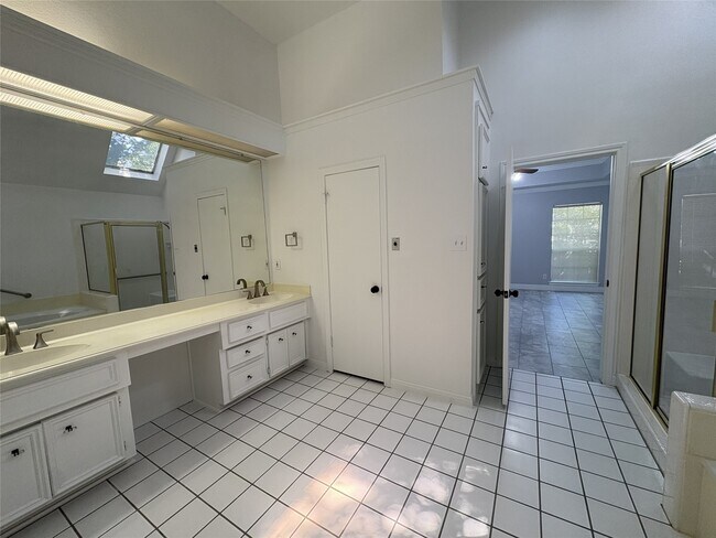 Photo - 3203 Woodland View Dr