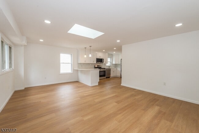 73 Clinton Pl