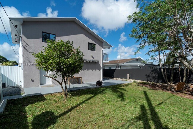 Photo - 2729 SW 67th Ave