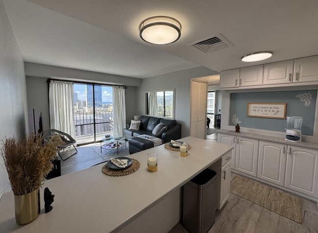 Photo - 225 Queen St Townhome