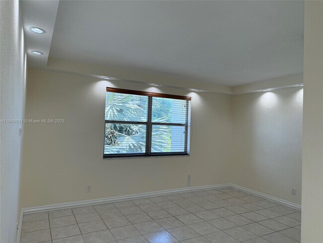 Photo - 1300 Moffett St Unit 308