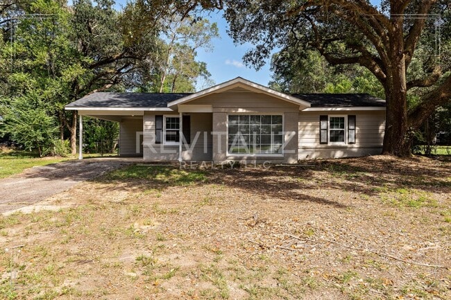 Cozy, Updated 3-Bedroom Home with a Shady ... - Cozy, Updated 3-Bedroom Home with a Shady ...