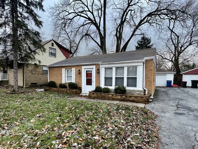 Photo - 18626 Golfview Ave House