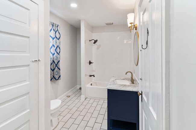 Photo - 2054 Walton Wy