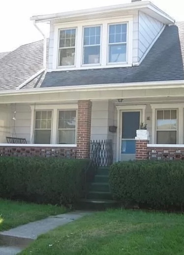 3 bedroom with basement off Main St. - 3 bedroom with basement off Main St. House