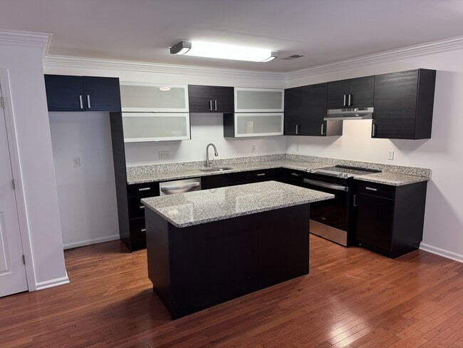 Building Photo - 46 Park Pl Unit 2