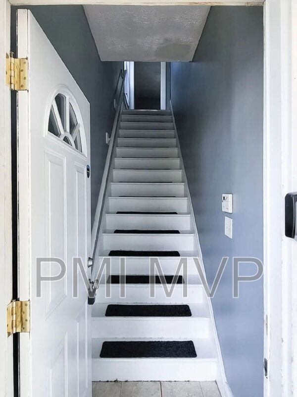 Photo - 2564 Deming Ave