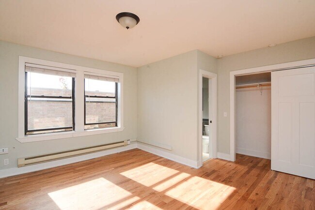 Photo - 4349 N Damen Unit 604