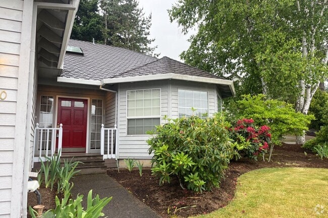 Building Photo - Gorgeous Beaverton home available with att...