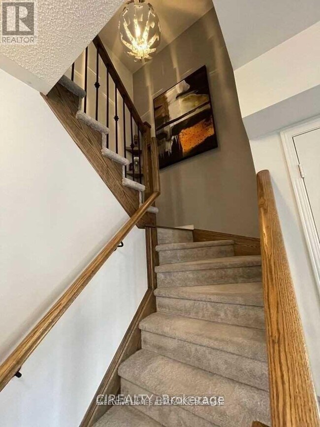 Photo - 2480 Post Rd