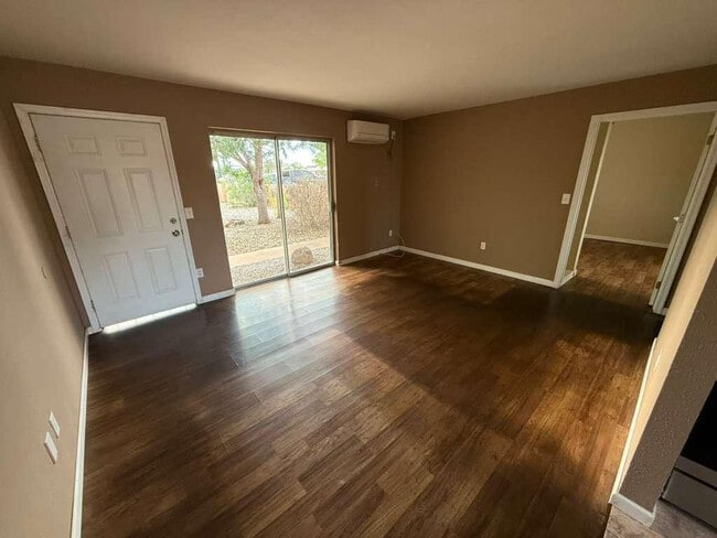 Photo - 1955 E 8th St Unit Apt 1