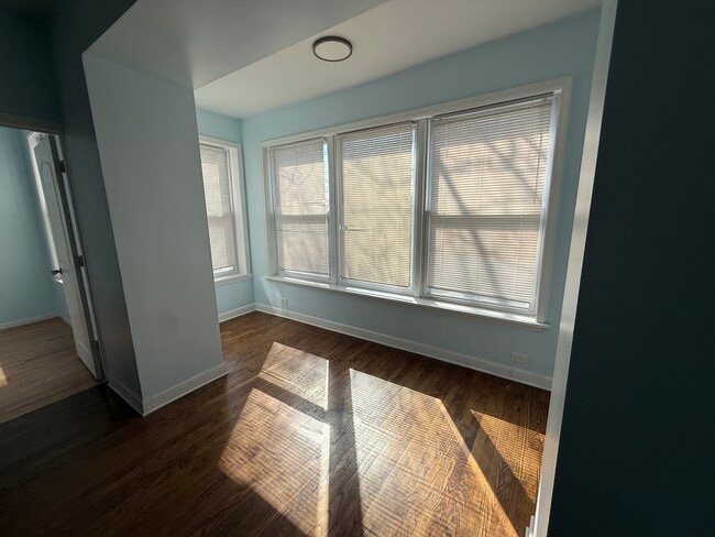 Photo - 411 N Hamlin Ave Unit 2