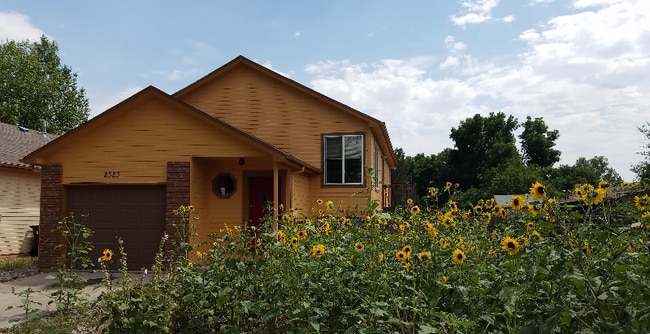 Building Photo - 2323 Ponderosa Ct