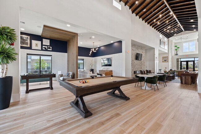 Clubhuose Pool Table