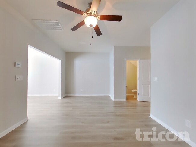 Photo - 309 Woodfern Ct