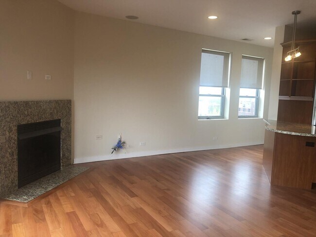 Photo - 6957 N Greenview Ave Unit 6A