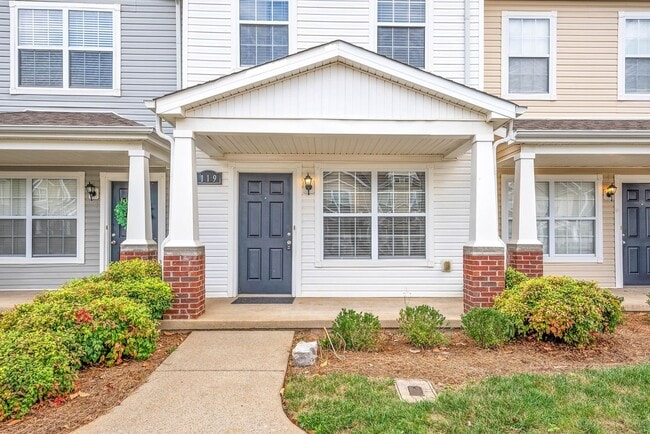 Photo - 2 Bedroom Condo For Rent With Community Swimming Pool!