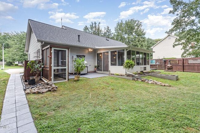 Photo - 105 Fox Den Ct