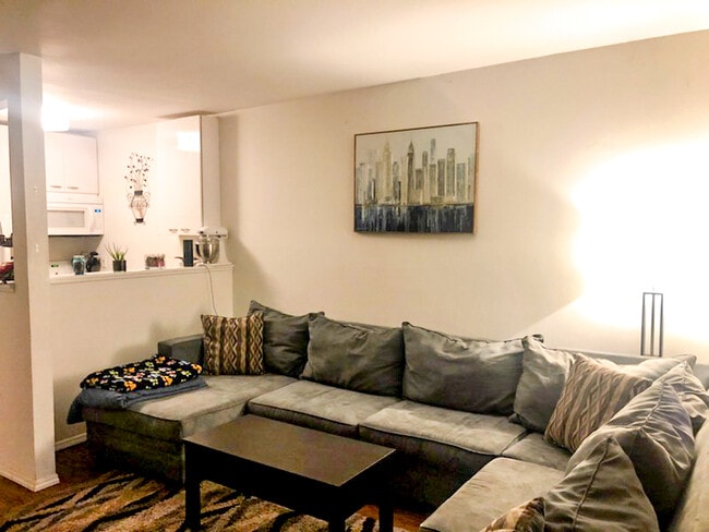 Sala de estar - 1089 River Rd Unidad 1