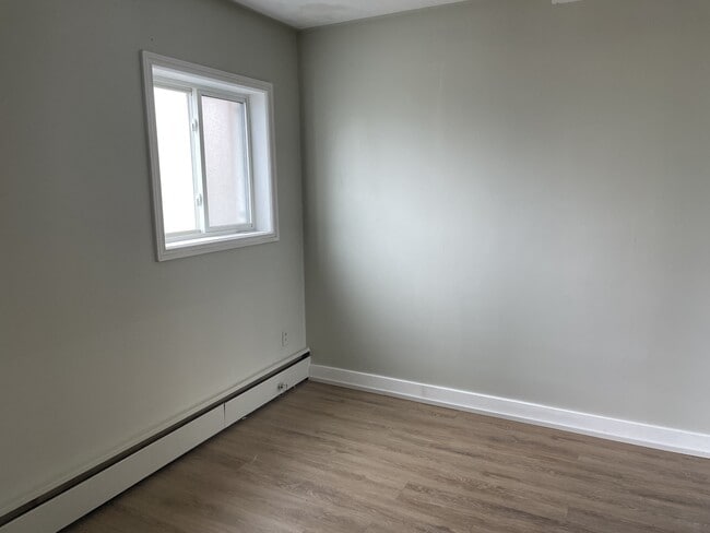 Photo - 172 Westmount St