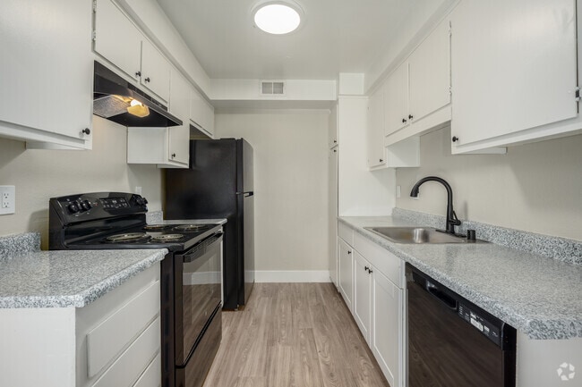 3BR, 2BA - 1,074SF - Kitchen