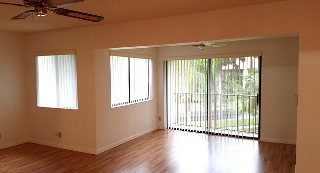 Building Photo - 537 Shady Pine Way Unit B2 Rental