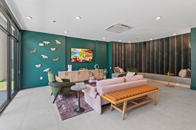 Photo - 596 W 9th St Unit ID1335762P