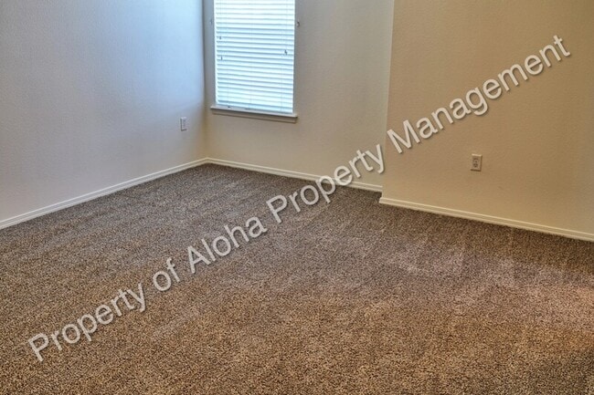 Photo - 1071 W Pine Ave