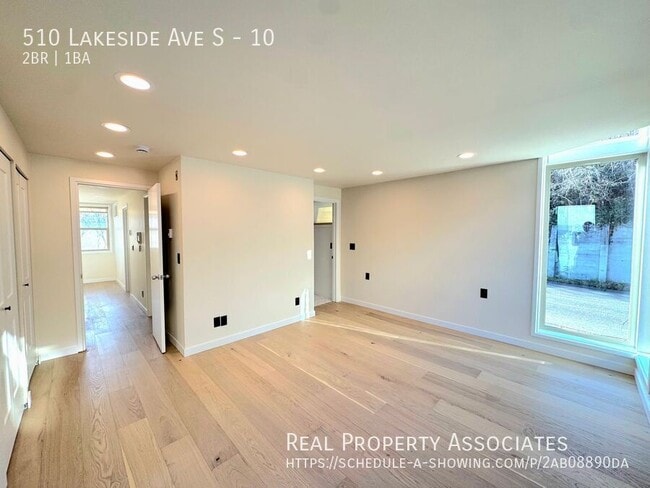 Photo - 510 Lakeside Ave S
