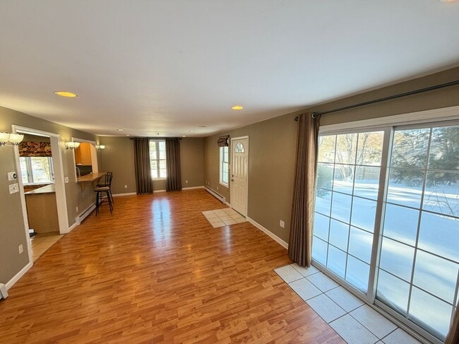 Photo - 332 Lydall St