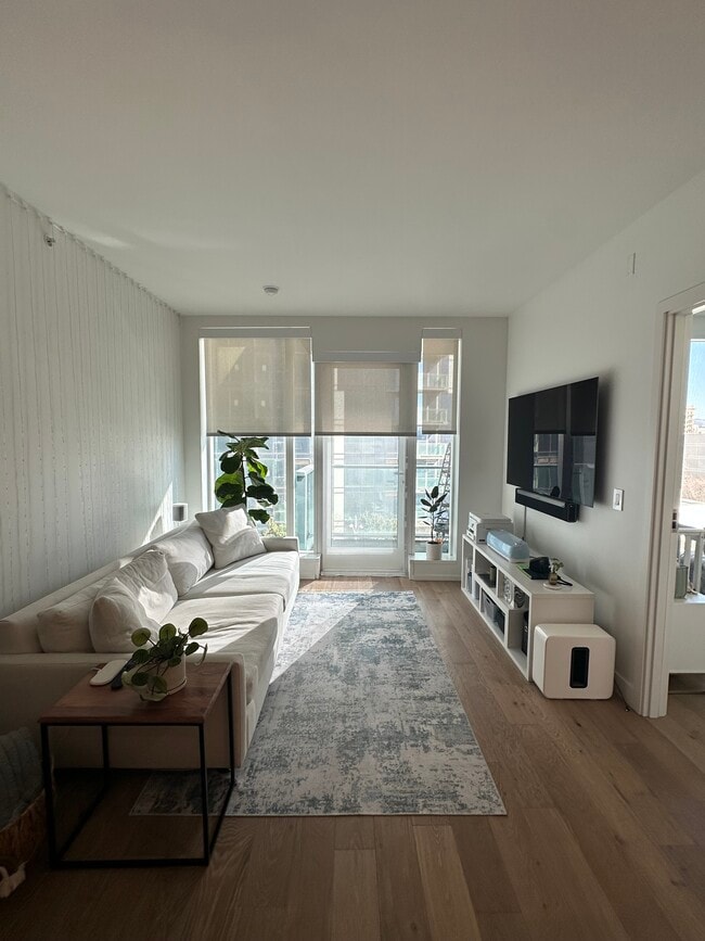 Photo - 188 W Saint James St Unit 10615