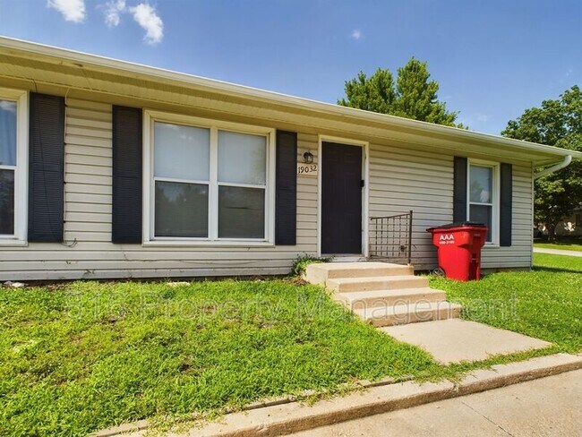 19030-19032 E Swope Trail - 19030-19032 E Swope Trail Unit 19032