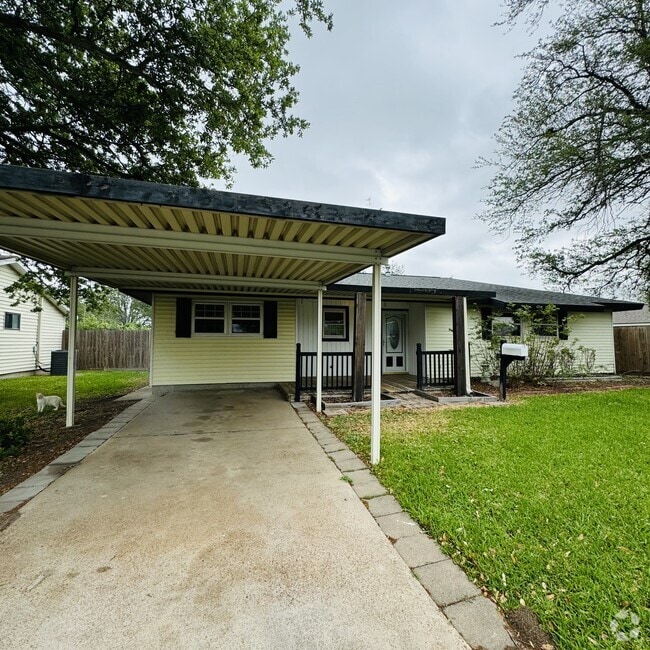 Building Photo - 306 Landry Dr Rental